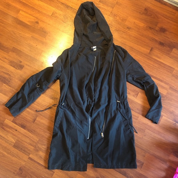 Divided H&M black w/gold Over Coat. Light weight. Size 4. Great condition - Picture 2 of 9